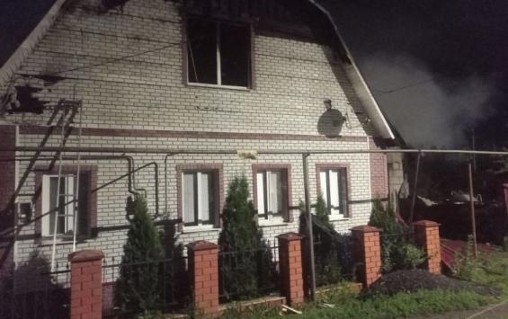 Этой ночью в Курске произошел серьезный пожар, в котором сгорел гараж с автомобилем