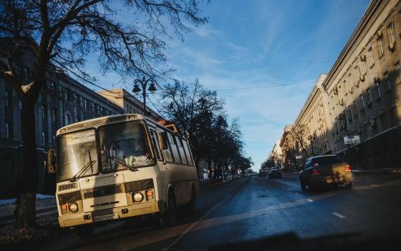 В Курске матерящегося водителя автобуса уволили за оскорбление пассажирки