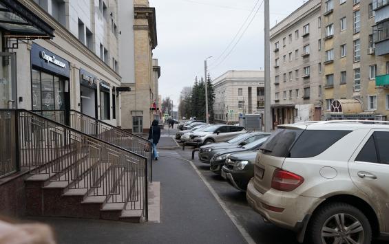В Курске за месяца работы платных парковок зафиксировали более 20 тысяч нарушений