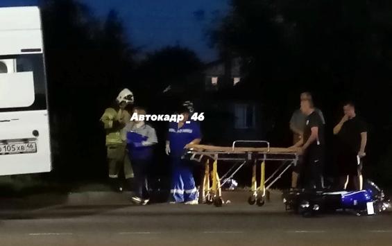 В Курске в результате ДТП на Ильича пострадали 18-летний водитель мопеда и его пассажир