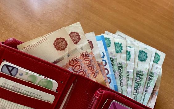 В Курской области мать шестерых детей осудили за кражу денег у пенсионерки