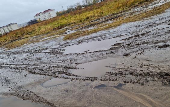 В Рыльске осенние дожди превратили дороги в болото