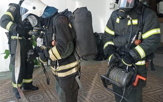 Курские огнеборцы провели пожарно-тактические учения в гостинице "Октябрьская"