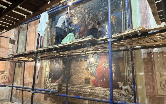 В Курском храме проходят реставрационные работы по воссозданию живописи