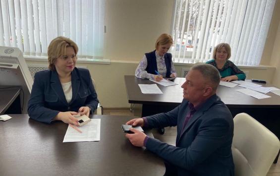 Министр здравоохранения лично пообщалась с жителями Курского района