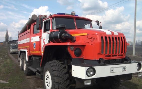 В Курской области в результате атаки беспилотника горит склад ГСМ