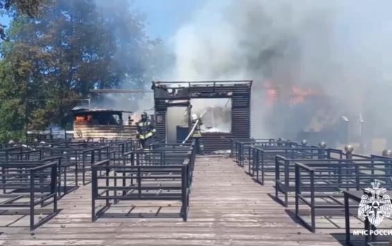 В Курске на Новой Боевке сгорело кафе