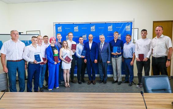 Врио министра спорта вручил дипломы выпускникам КГУ