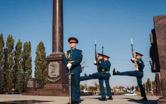 В Курске участники движения «Юнармия» несли Вахту памяти на мемориале «Курская дуга»