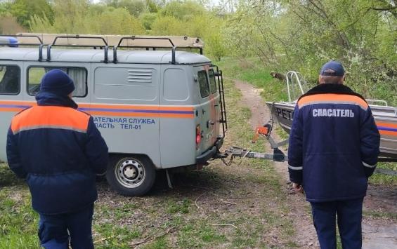 В Курской области спасатели вытащили из водоема тело 65-летнего мужчины