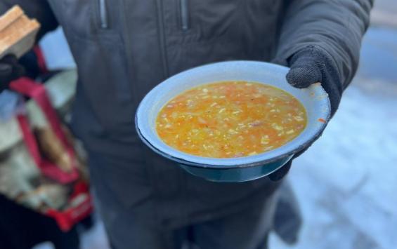 Волонтёры Домика добрых дел накормили нуждающихся