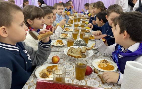 В Курске чиновники сходили в школьные столовые и остались довольными