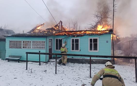 В Понырях Курской области горел жилой дом