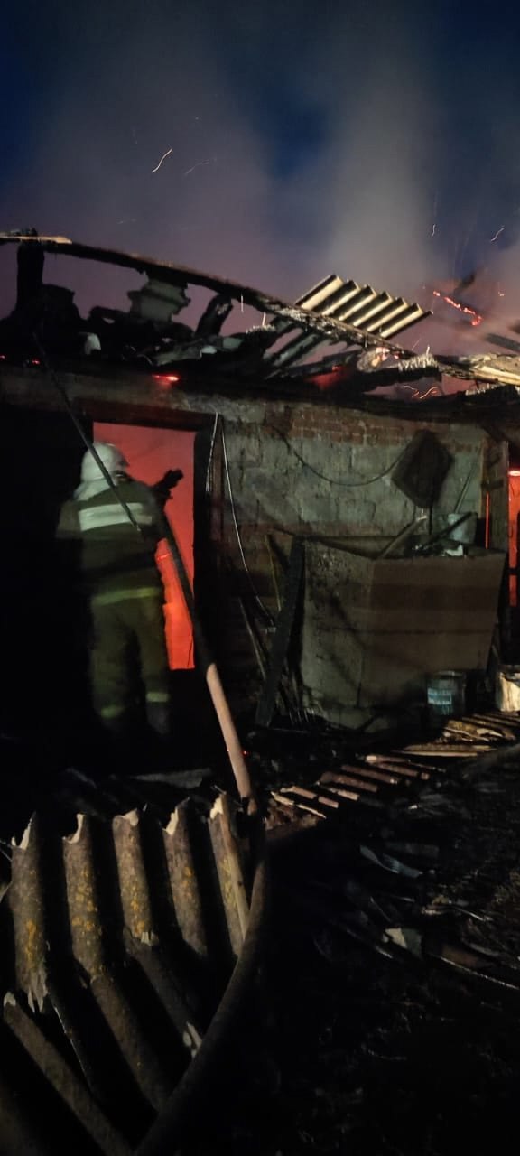 В Фатеже на пожаре пострадал пенсионер