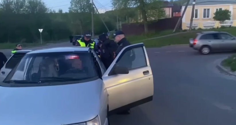 В Курске у водителя ВАЗ-2110 обнаружили подозрительное вещество