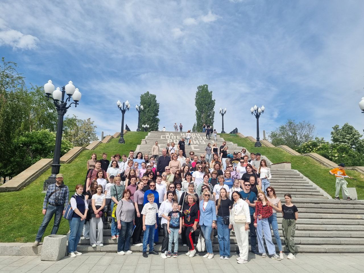 Семьи участников СВО из Курской области побывали с экскурсией в Волгограде