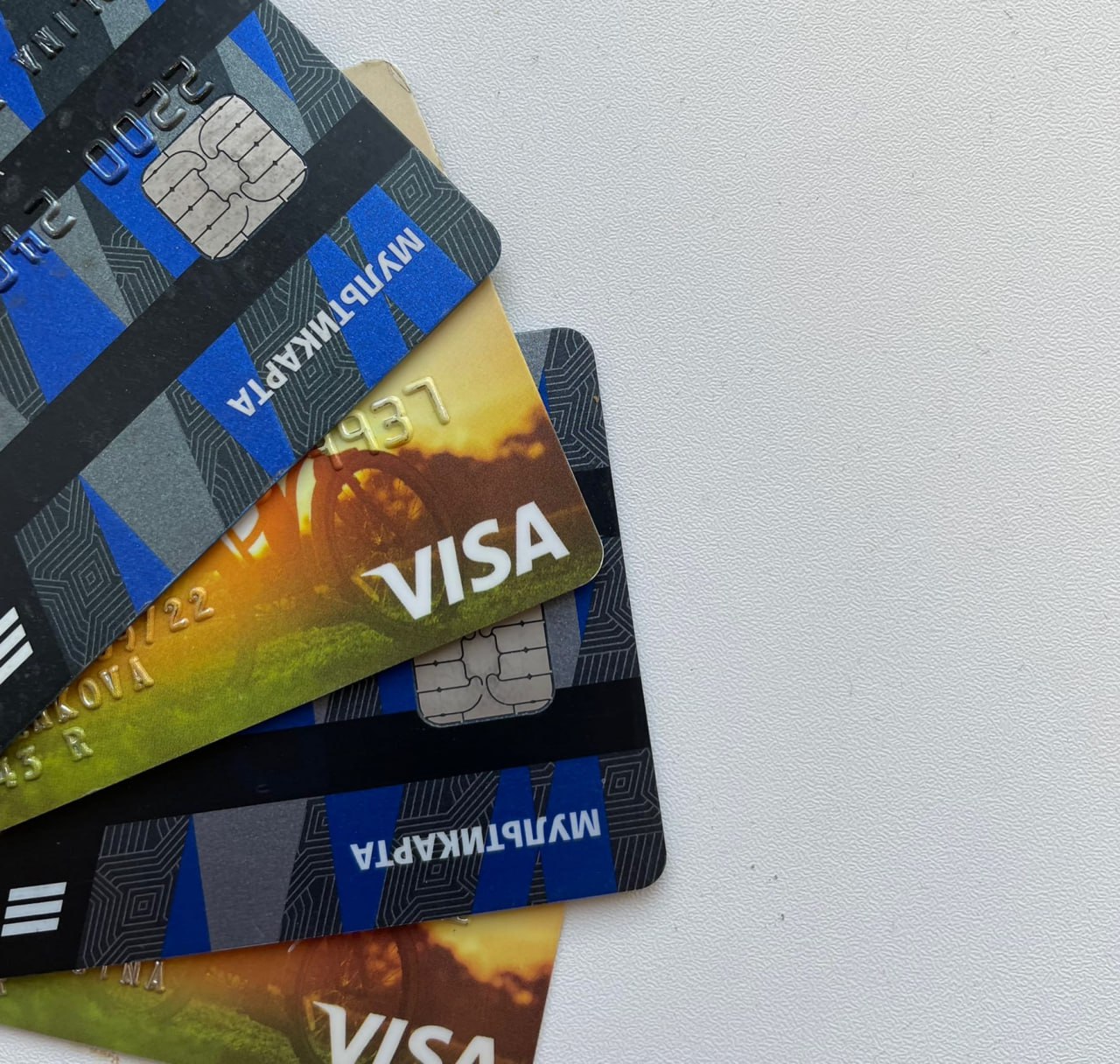 Курянке вернули почти 800 тысяч рублей, похищенных мошенниками