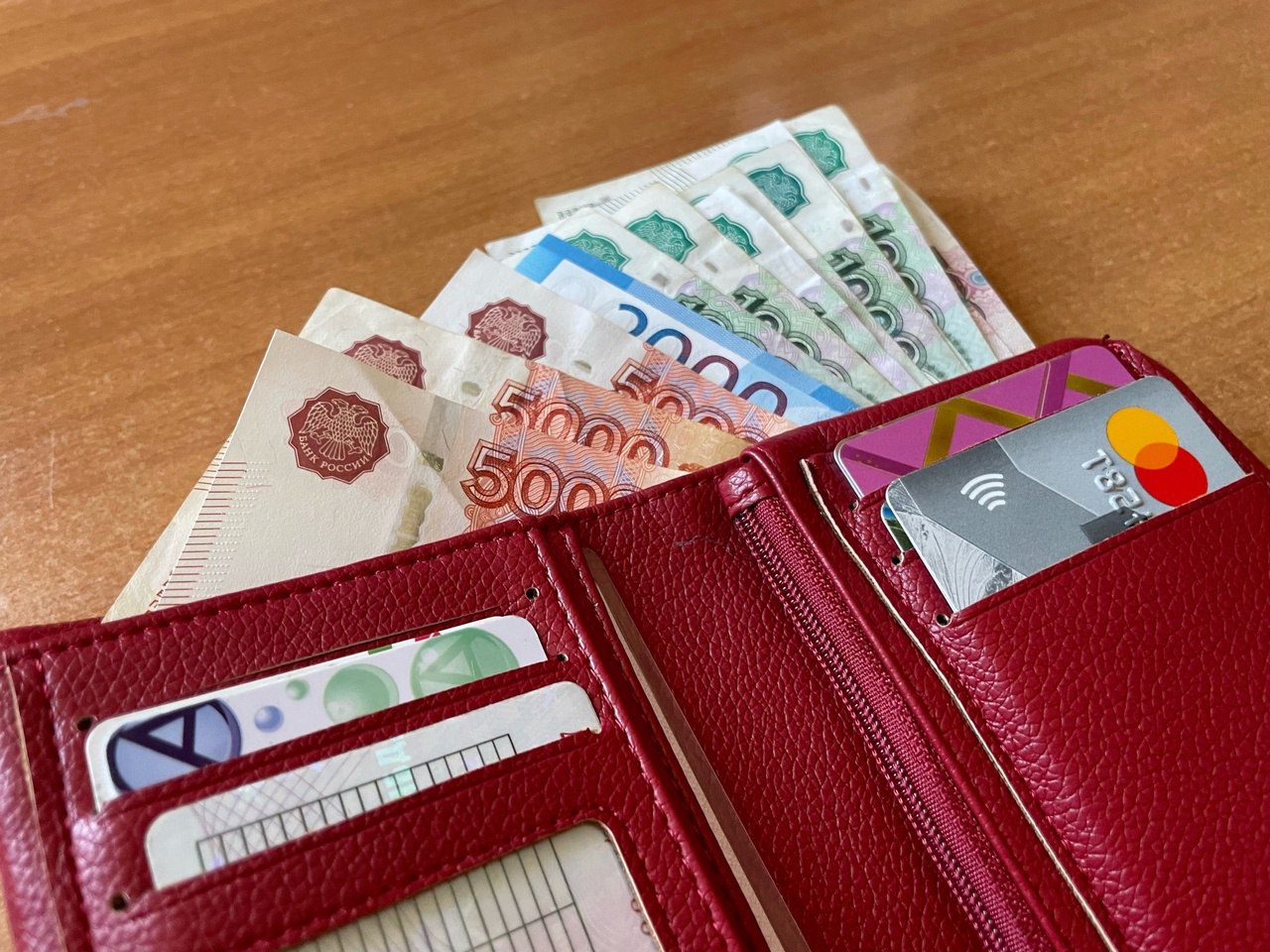 В Курской области предложили отменить плату за справки ЖКХ для семей погибших участников СВО