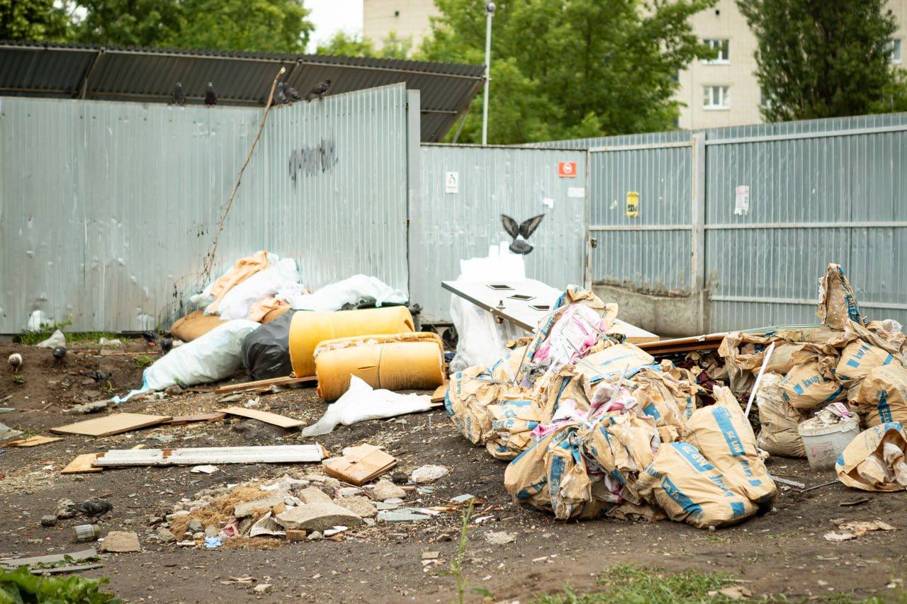 В Курске установят камеры видеонаблюдения возле проблемной мусорной площадки
