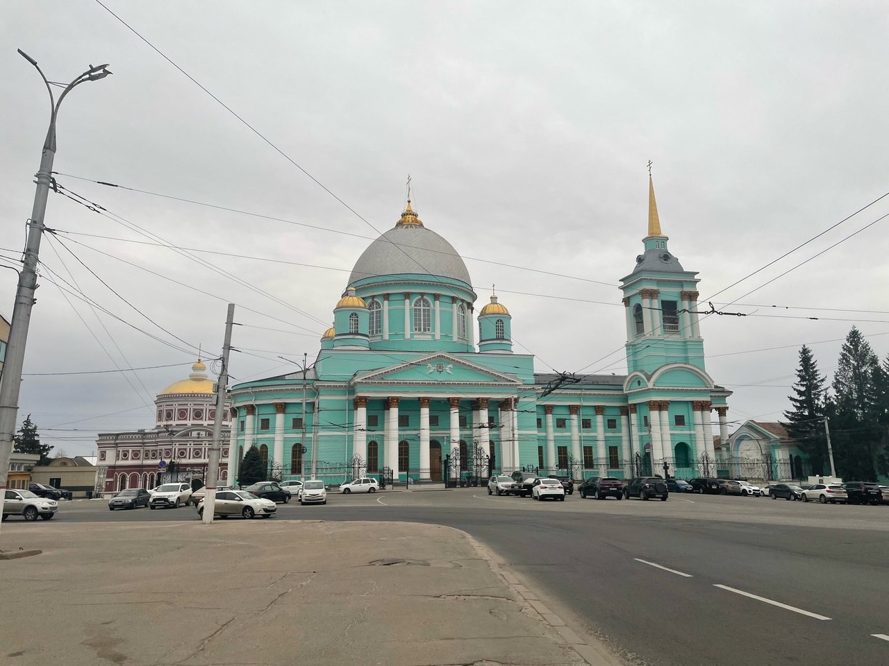 В центре Курска сняли баннер, чтобы провести лазерное сканирование старинных зданий