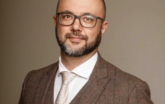 Экс-депутат Максим Васильев, обвиняемый в крупной растрате, публично извинился перед курянами Экс-депутат Максим Васильев, обвиняемый в крупной растрате, публично извинился перед курянами