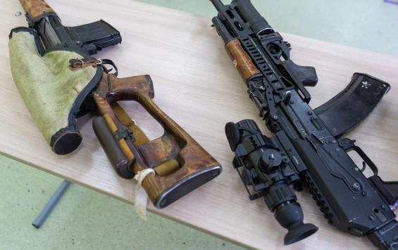 В Курской области росгвардия выявила нарушения у владельцев оружия и изъяла несколько стволов В Курской области росгвардия выявила нарушения у владельцев оружия и изъяла несколько стволов