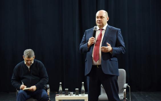 Суд оставил под стражей экс-главу Курской области Алексея Смирнова и его бывшего зама Суд оставил под стражей экс-главу Курской области Алексея Смирнова и его бывшего зама