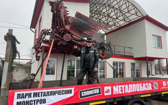В Курске установили металлическую Огненную Лошадь как символ 2026 года