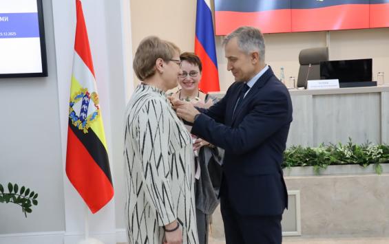 В Курске главврачам подвели итоги года и отметили лучших медиков региона В Курске главврачам подвели итоги года и отметили лучших медиков региона