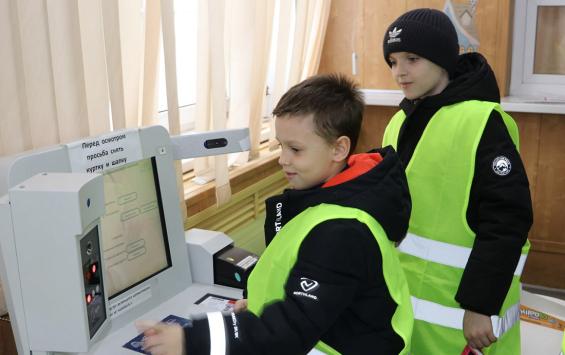 В Курске дети сотрудников транспортной компании посетили экскурсию по автобусному парку