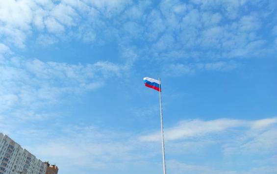 В Курской области из-за удара ВСУ сгорел магазин В Курской области из-за удара ВСУ сгорел магазин