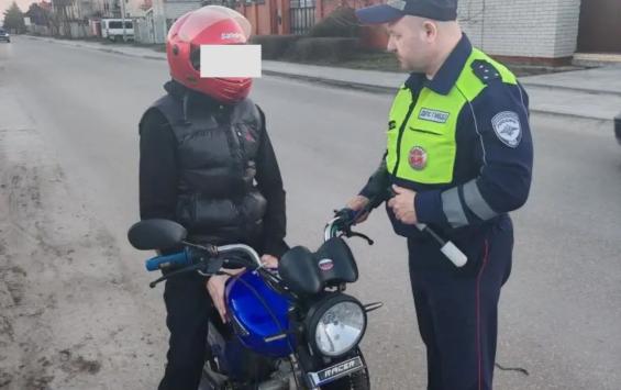 В Курском районе поймали трех мопедистов без прав