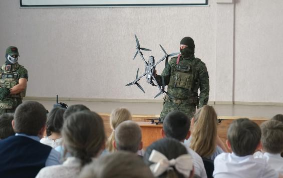 В курской школе № 54 провели «Уроки Мужества»