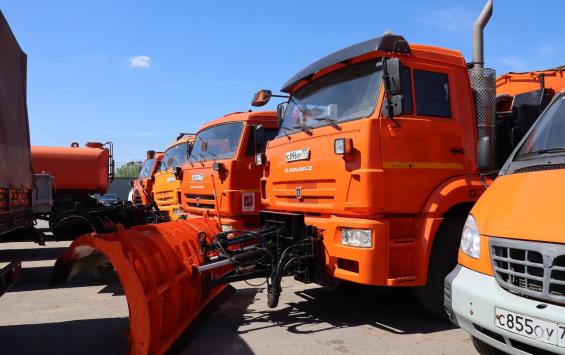Столица подарила Курской области 46 единиц спецтехники