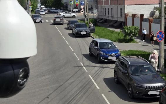 В Курске на Золотой поставили камеру фиксации нарушений ПДД