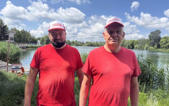 В Курске на Ермошкином озере спасатели вытащили из воды тонувшего молодого человека