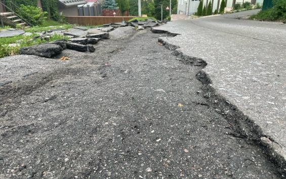 Курянам не нравится состояние дорог и благоустройство города